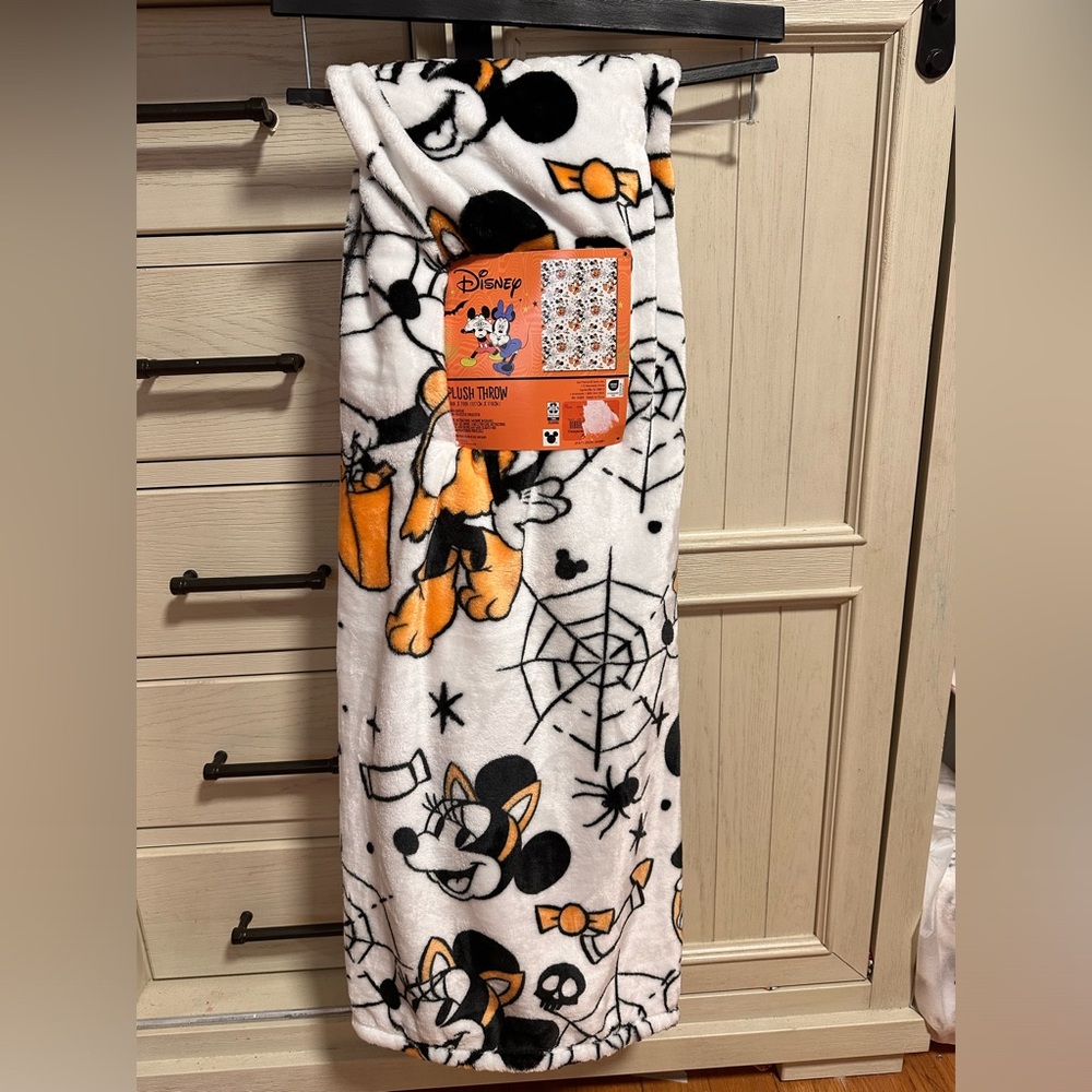 Disney Mickey mouse halloween blanket